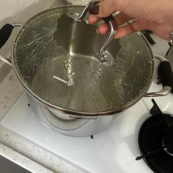 Yeni Alınan Korkmaz Tencere Setinin Kapağı Patladı, Yaralanmaya Sebep Oldu