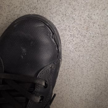 Tommy Hilfiger Aldığım Ayakkabı İki Ayda Soyuldu Mağaza Çözüm Sunmadı