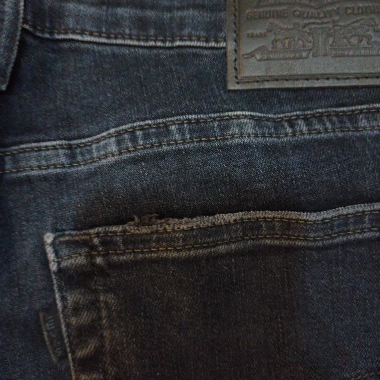 Levi's Mağazasından İki Kez Defolu Pantolon Gönderildi, Çözüm Bulunamıyor