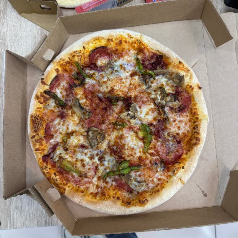 Eksik Malzemeli Pizza Ve İlgisiz Müşteri Hizmetleri Deneyimi