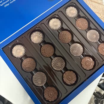 Aldığım Çikolatanın Tadı Ve Görüntüsü Bozuk Çıktı Firma Dönüş Yapmıyor