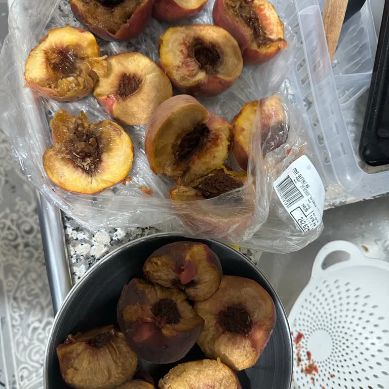 Bozuk Ve Küflü Şeftali Satışı: Paramın İadesini İstiyorum