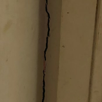 Çevre Ve Şehircilik Bakanlığı Deprem Sonrası Hasarlı Binamız İçin Acil Hasar Tespiti Ve Yıkım Talebi