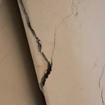 Çevre Ve Şehircilik Bakanlığı Deprem Sonrası Hasarlı Binamız İçin Acil Hasar Tespiti Ve Yıkım Talebi