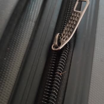 Ajet Uçuşunda Valizim Kullanılamaz Hale Geldi, Mağduriyetim Giderilmiyor