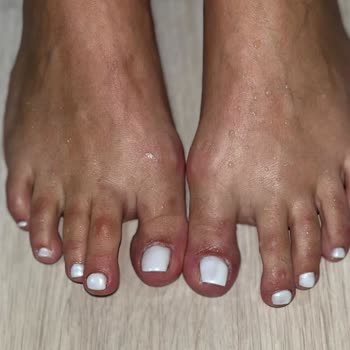 İpera Nail Studio Manikür Sırasında Tırnak Etlerim Sürekli Kanadı