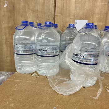 A-101 Şubesinde İçme Sularının Sağlıksız Ve Hijyensiz Şartlarda Saklanması