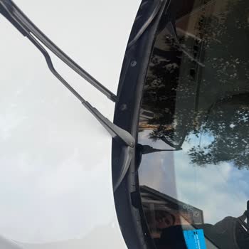 BMW Ön Cam Fitilindeki Çatlamalar Can Sıkıyor