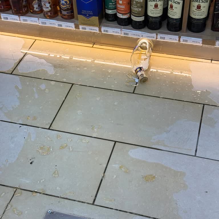 Kazara Düşen İçkinin Tamamı Ödetildi Mağaza Anlayış Göstermedi