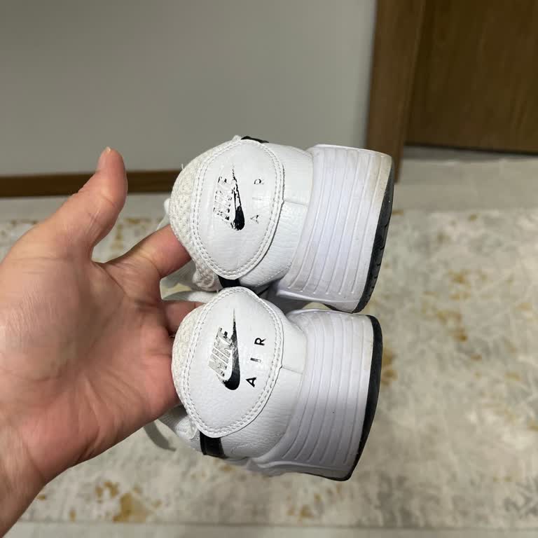 Nike Air Max Ayakkabıda Amblem Silindi, Garanti Ve Müşteri Desteği Yetersiz Kaldı