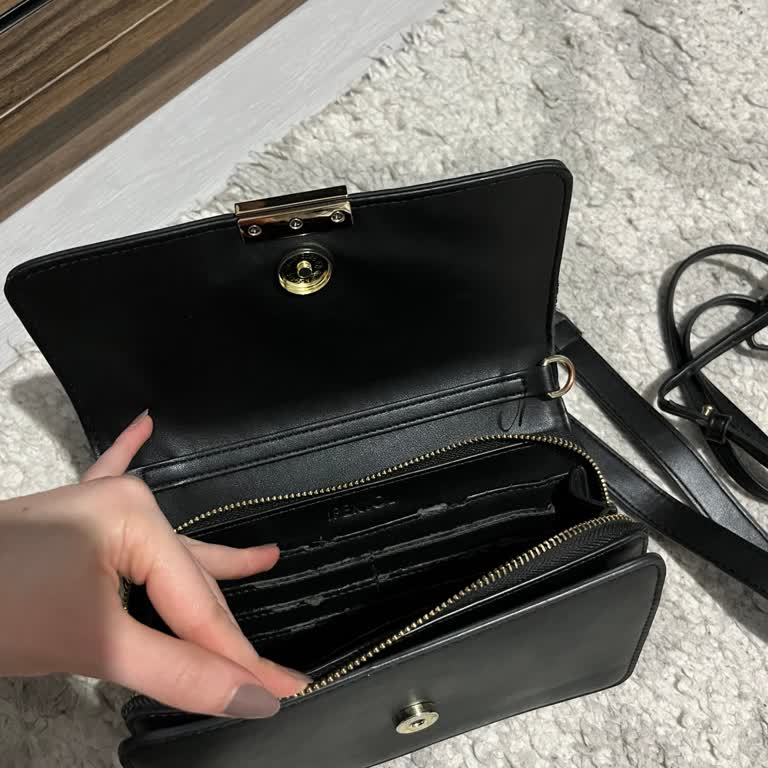 İpekyol Çantada Soyulma Ve Aşınma Sonrası Olumsuz İnceleme Yanıtı