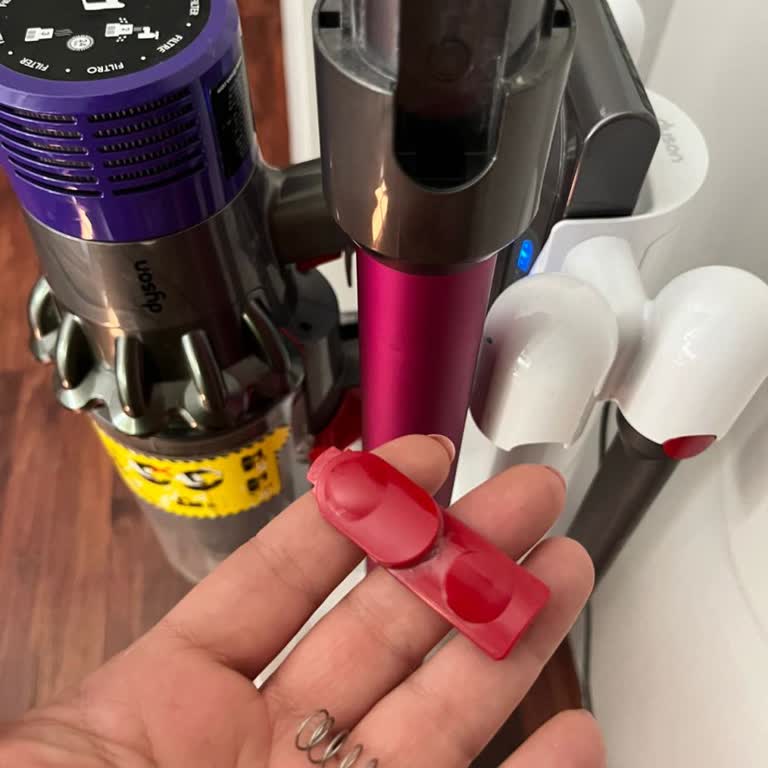 Dyson Süpürge Başlıkları Ve Borusu Kısa Sürede Tekrar Tekrar Arızalanıyor