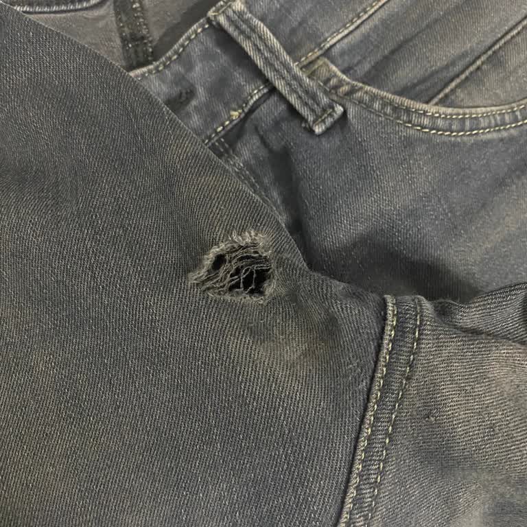 Kısa Sürede Yırtılan Jean İçin Garanti Ve Değişim Talebim Reddedildi