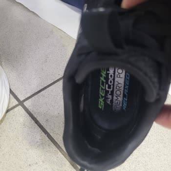 Skechers Ayakkabıda Kısa Sürede Yıpranma Ve Üretim Hatası İddiası