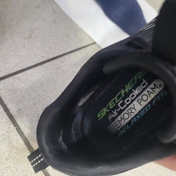 Skechers Ayakkabıda Kısa Sürede Yıpranma Ve Üretim Hatası İddiası