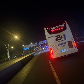 Otobüs Gecikmesi Kaba Kaptan Ve Yol Kenarında İndirme Sorunu
