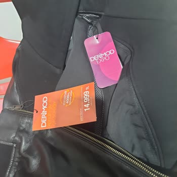 Satın Alınan Sıfır Montta Yırtık Ve Defo Çıktı, Değişim Talebi