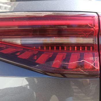 Chery Tiggo 8 Pro'nun Bagaj Stop Lambasında Kendiliğinden Çatlak Sorunu