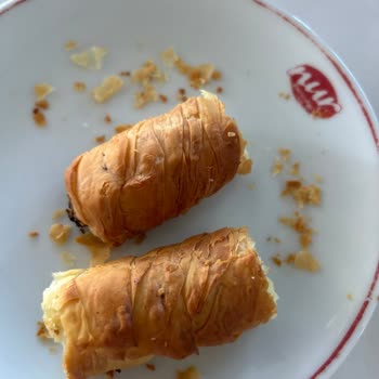 Nur Pastanesi'nde Simit Ve Kaşık Börek Hayal Kırıklığı