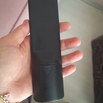 Kırık Kumanda Değişimi İçin Çözüm Sunulmaması Ve Müşteri Memnuniyetsizliği