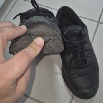 Ecco Ayakkabı'da Taban Atması Ve Deri Deformasyonu Sorunları!