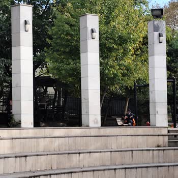 Esenyurt Belediyesi Köprü Parkı'nda Görevli Personelin İlgisizliği Ve Temizlik Sorunu