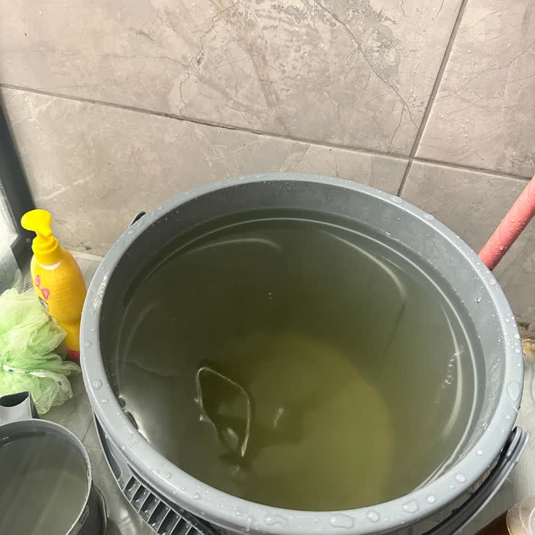 TOKİ’de Çamurlu Ve Kötü Kokulu Su, Sık Sık Kesintiyle Yaşamı Zorlaştırıyor