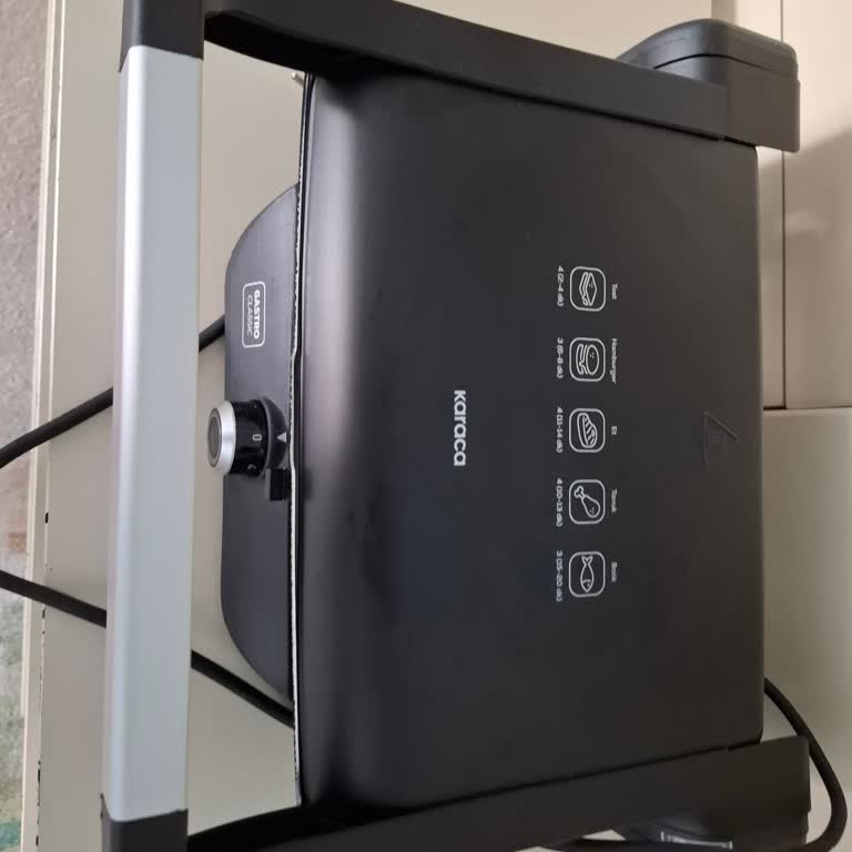 Yeni Alınan Tost Makinesinin Boyası Soyuldu, Servisten Sonuç Yok