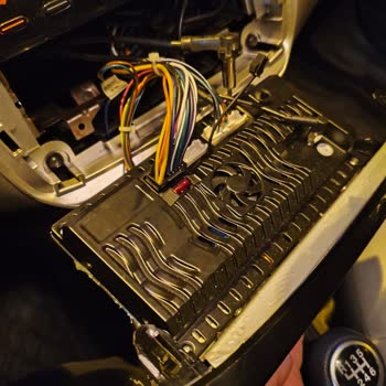 Kırık Ekranlı Teyip İçin İade Ve Garanti Mağduriyeti Yaşıyorum