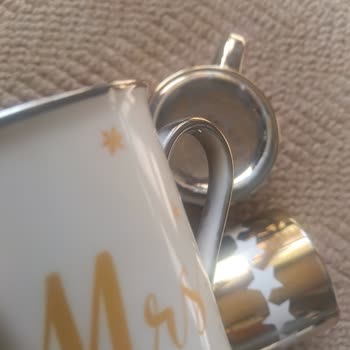 Madame Coco Gold Detaylı Kupalarda Kısa Sürede Renk Solması Ve Değişim Sorunu!