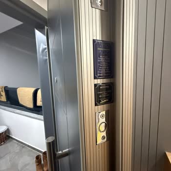 Sur Çelik Kapı Garanti Kapsamındaki Çelik Kapıdaki Kabarma Sorunu Çözülemiyor