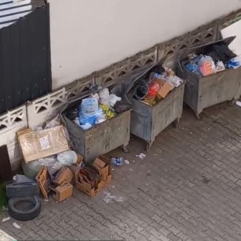Arifiye Belediyesi Çöplerimiz Her Gün Alınmıyor