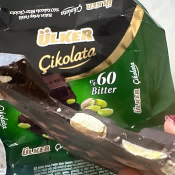 Aldığım Ülker Bitter Çikolatanın İçinde Beyazlık Ve Renk Değişimi Var
