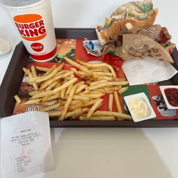 Burger Kingde Soğuk Patates Ve Eksik Kola Büyük Boy Ücreti Alınıp Verilmedi