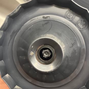 Licuadora Electrolux E5HB2-8SS, problema con cuchillas y garantía no aplicada