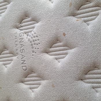 Bambi Yatakta Nedensiz Leke Oluşumu Ve Garanti Dışı Bırakılması