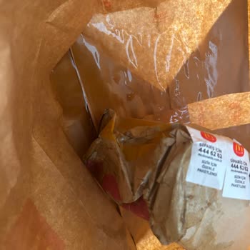 Dökülen Kola Nedeniyle Kullanılamaz Sipariş Ve Yetersiz Müşteri Hizmeti