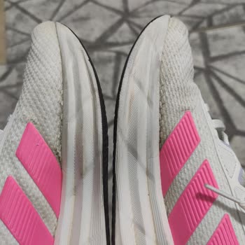 Kısa Sürede Deforme Olan Adidas Galaxy 7 Ayakkabılar İçin İade Talebi