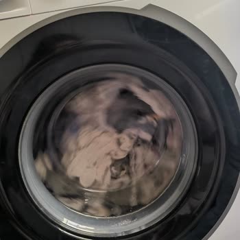 Çamaşır Makinesi Kötü Koku Ve Leke Sorununu Çözmüyor, Servis Yetersiz Kalıyor