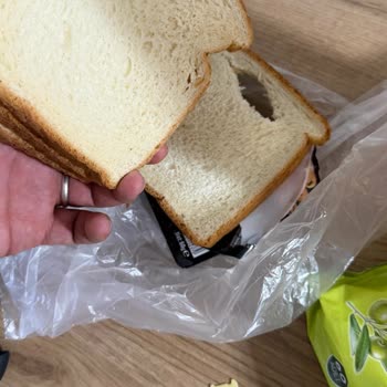 UNO Ekmekteki Delikler Ve Müşteri Hizmetlerine Ulaşamama Sorunu