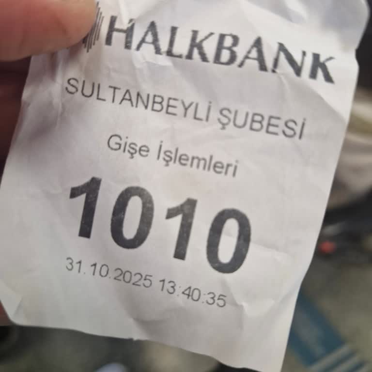 Halkbank Şubesinde Uzun Bekleme Ve Personel İlgisizliği Mağduriyeti