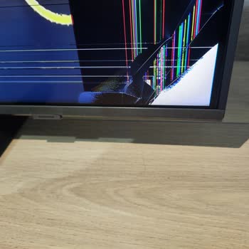 Aldığım Televizyonda Ölü Piksel Ve Çerçeve Kırığı Var, Değişim Talep Ediyorum