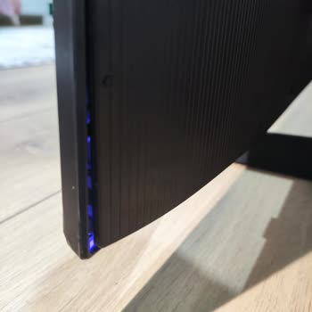 Aldığım Televizyonda Ölü Piksel Ve Çerçeve Kırığı Var, Değişim Talep Ediyorum