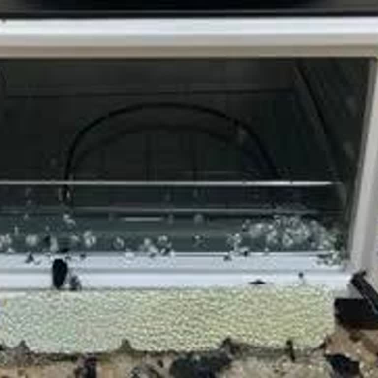 Garanti Kapsamında Cam Kapak Patlaması Ve Ücretli Değişim Dayatması