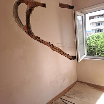 Klima Montajı Sonrası Evde Oluşan Hasar Ve Çözümsüzlük Mağduriyeti