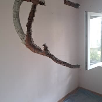 Klima Montajı Sonrası Evde Oluşan Hasar Ve Çözümsüzlük Mağduriyeti