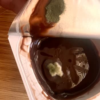 Aldığım Sütaş Çikolatalı Pudingin İçinden Küf Çıktı