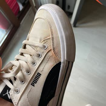 Netba Beyaz Ayakkabıda Pembe Boya Akması Mağduriyeti!