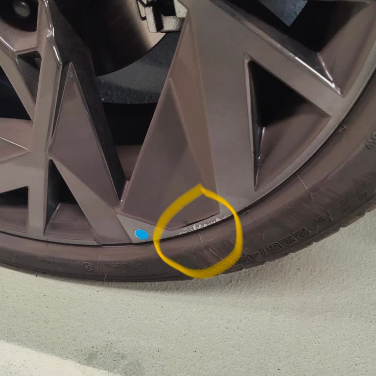 I Face an Unfair €177 Charge from Europcar Düsseldorf for a Small 3 cm Scratch