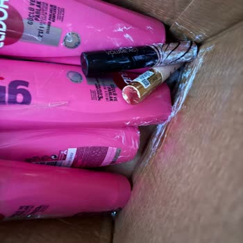 Saç Kremi Ambalajı Delik Geldi, Tüm Ürünlerim Kirlendi